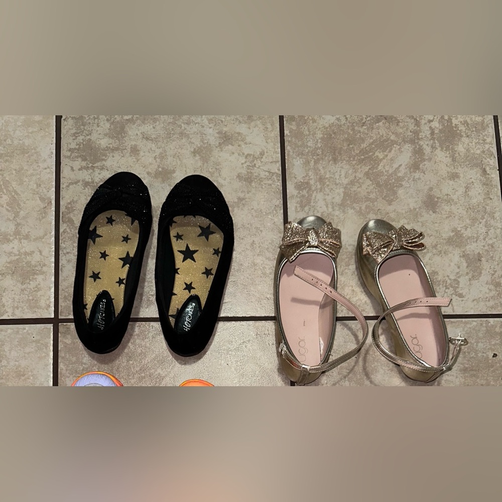 Flats black and gold